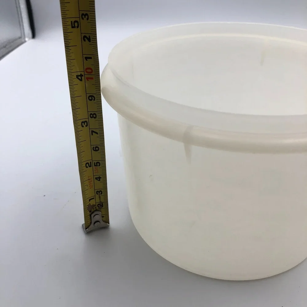 2 vintage Tupperware Containers #5 4 3/4 cup modular mate B stackable 4
